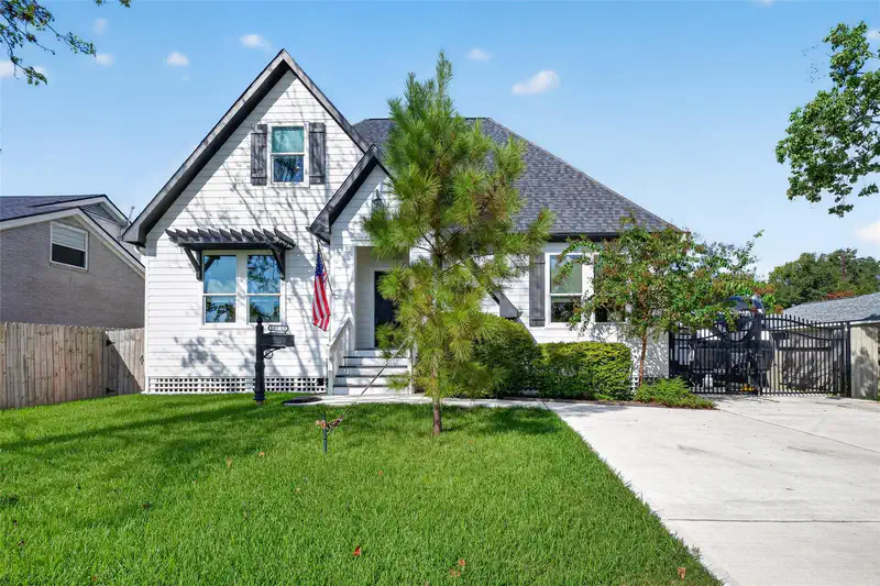 107.5 Shirleen Drive — photo