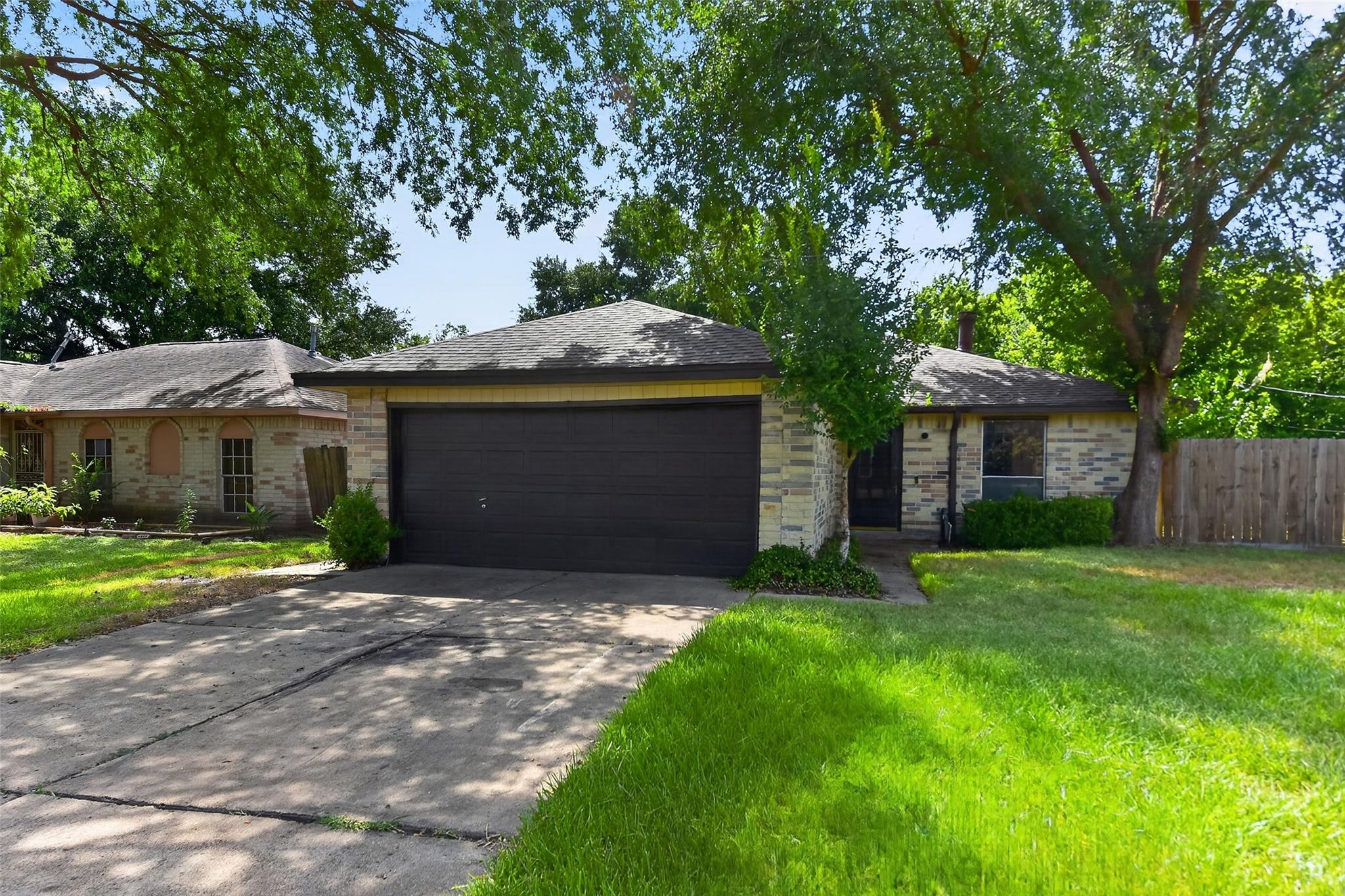 15414 Bow Lane — photo