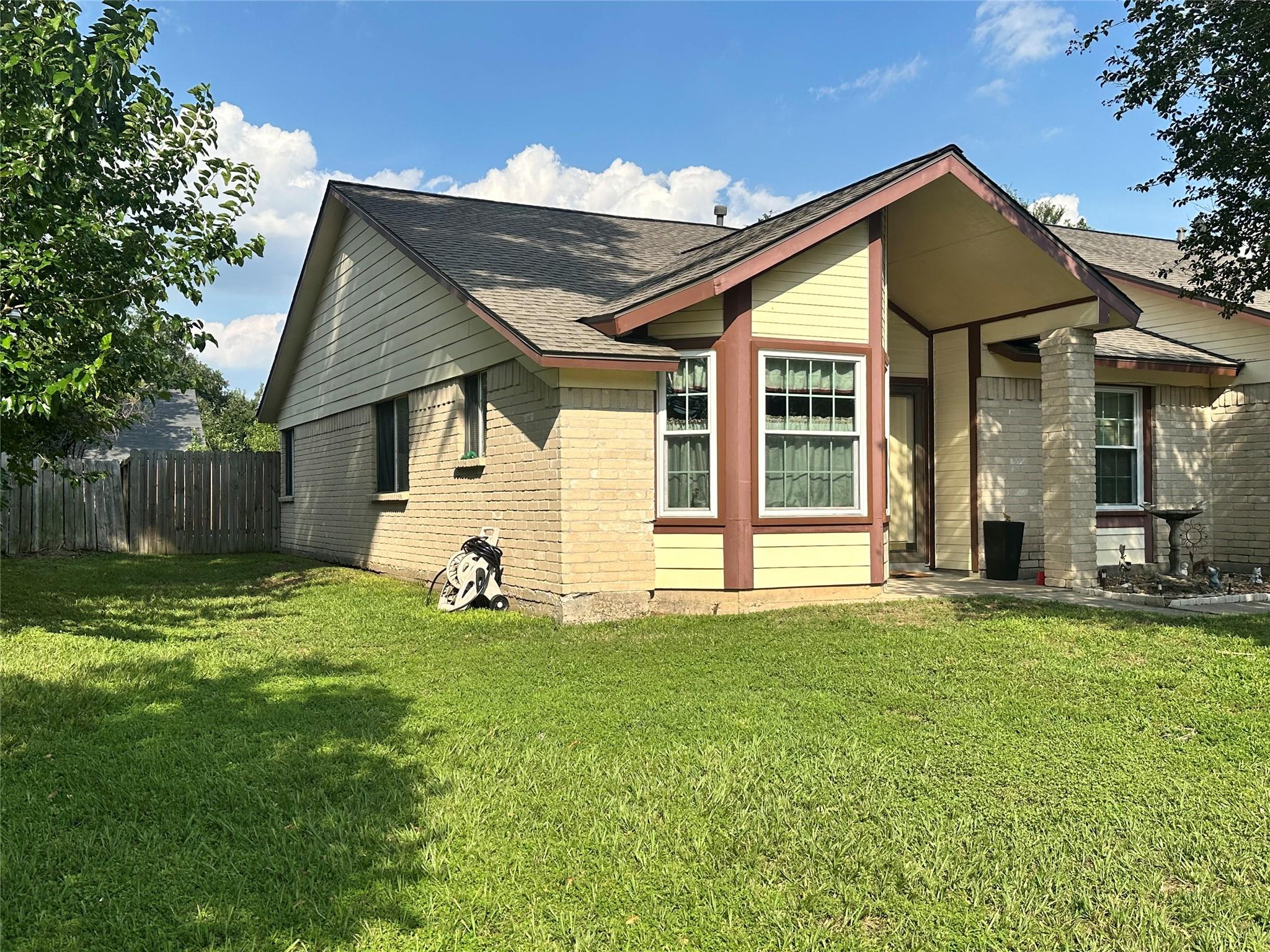 16314 N Cross Drive — photo