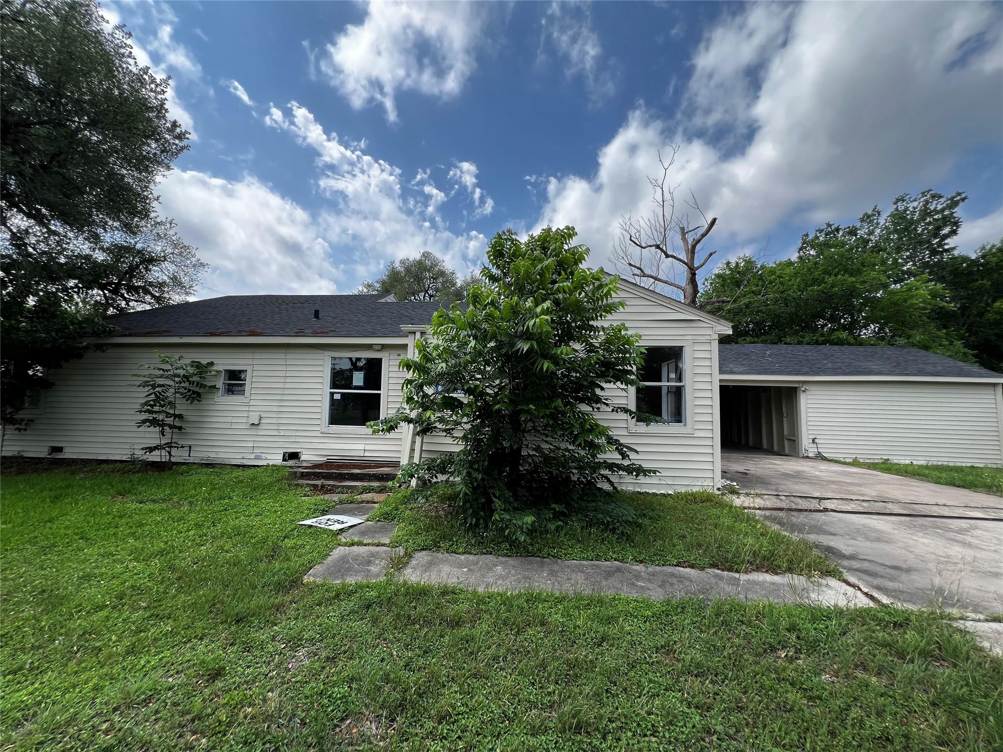 1805 E North Street — photo