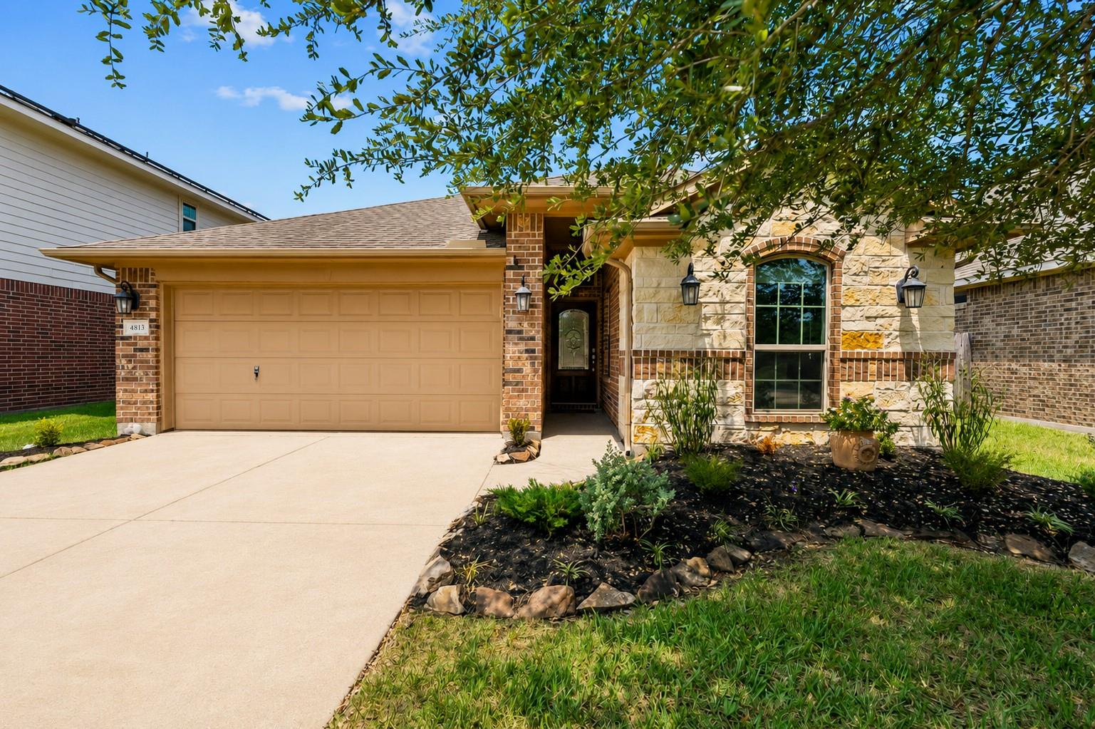 4813 Ladona Court — photo