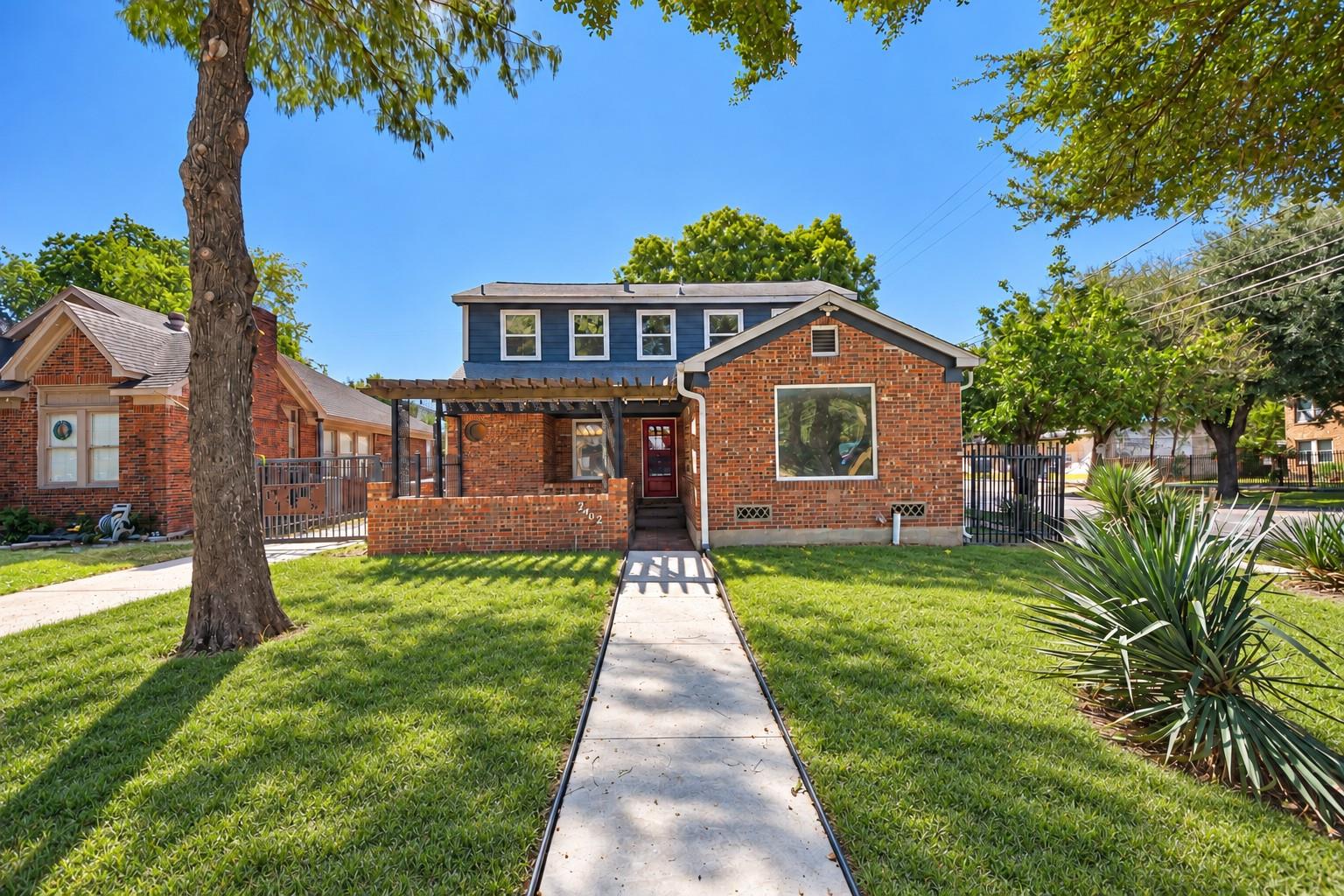 2402 Barbee Street — photo