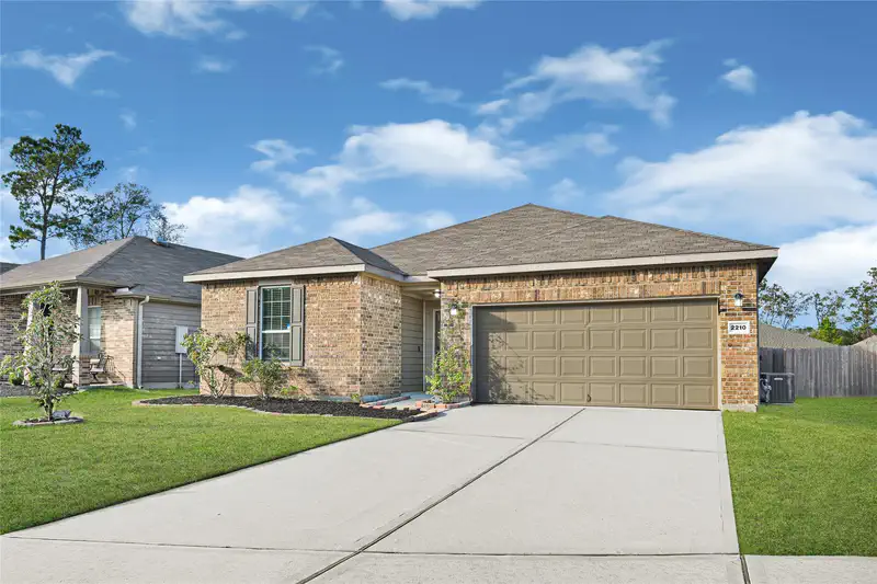 2210 Timberland Country Court — photo