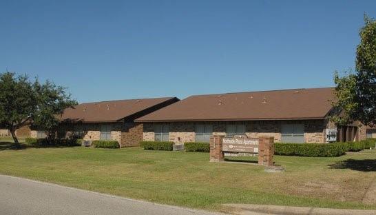 1753 E Henderson Road — photo