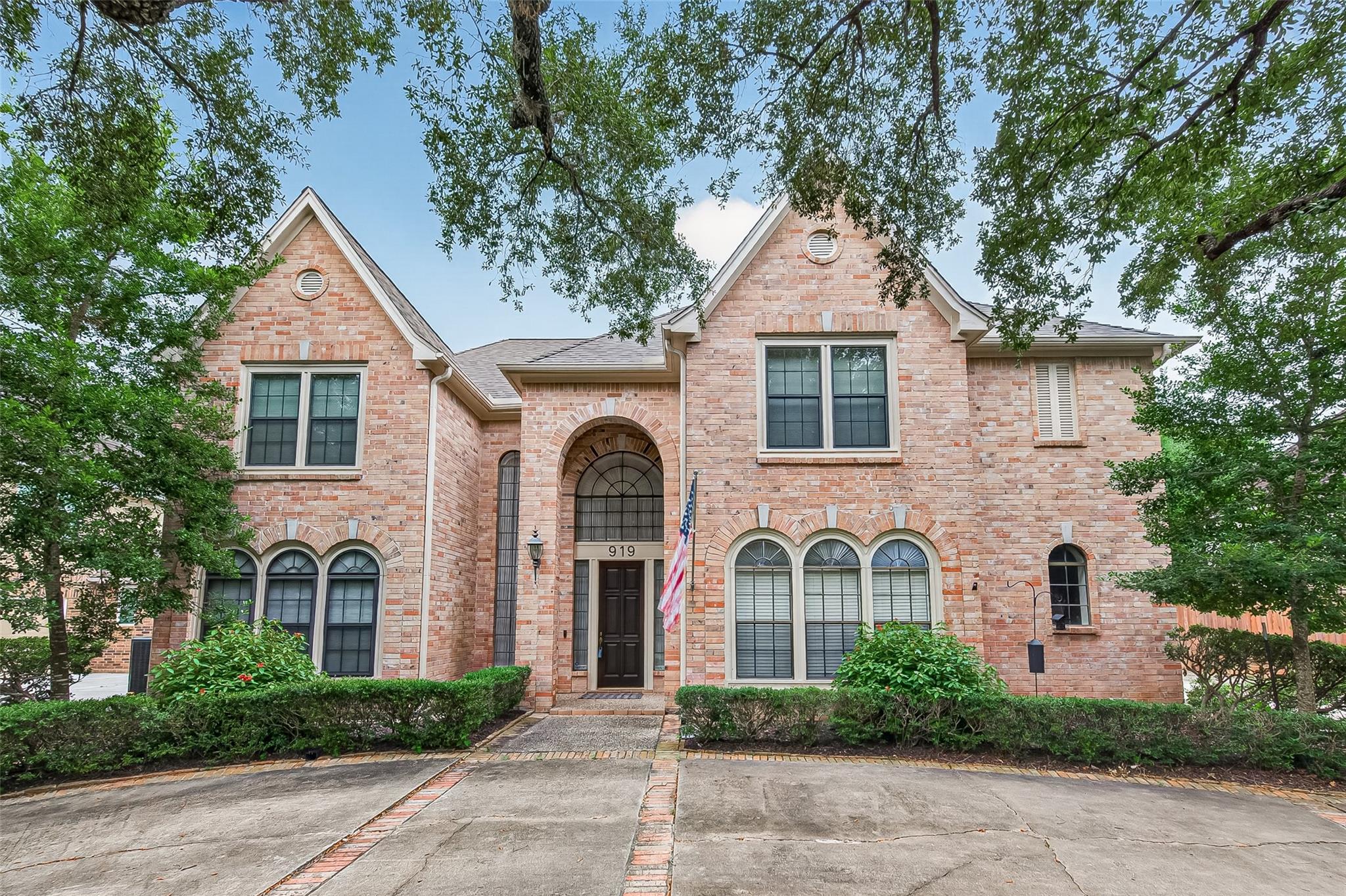919 Ivy Parkway Drive — photo