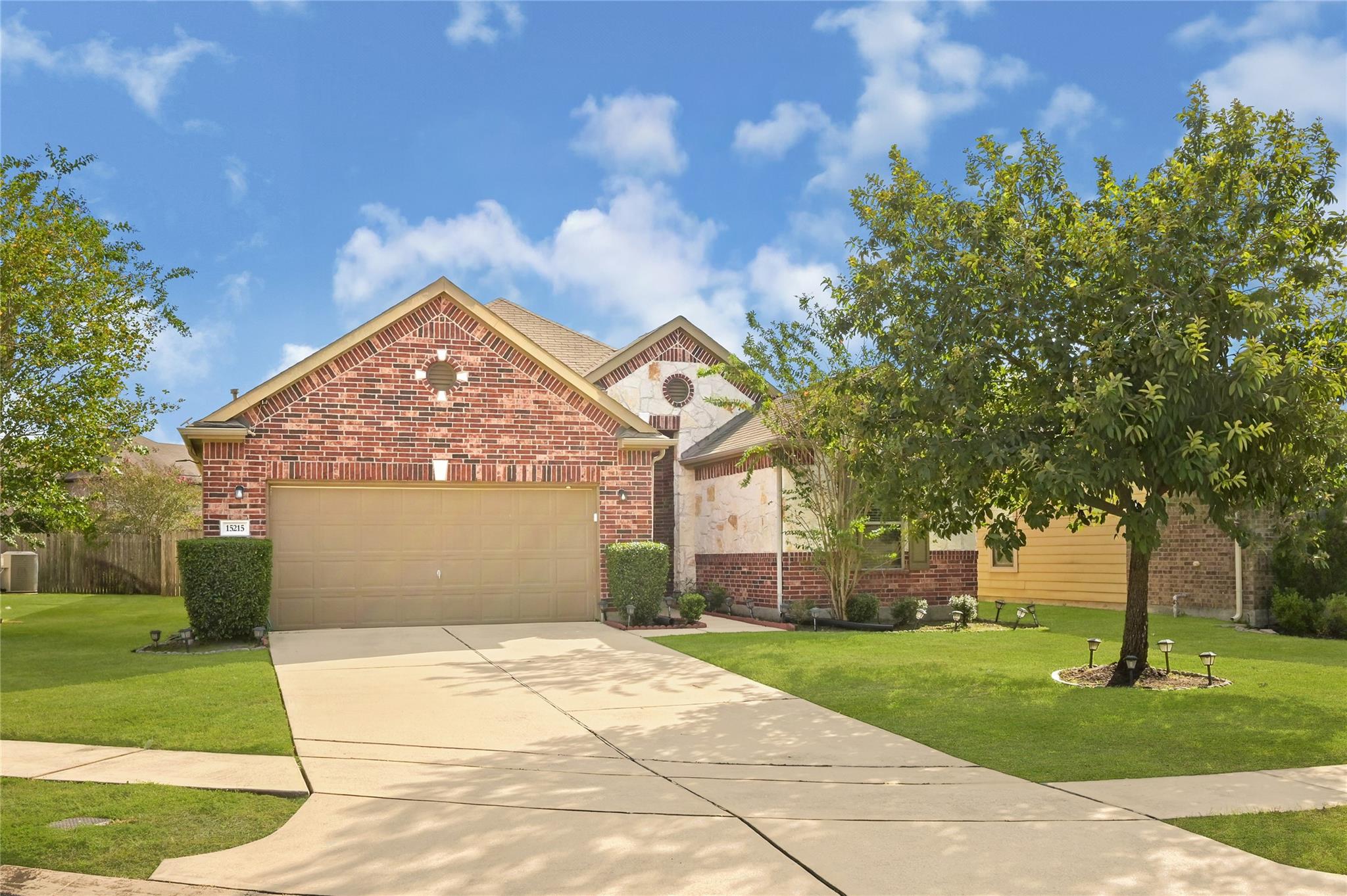 15215 Sunlight Bay Court — photo