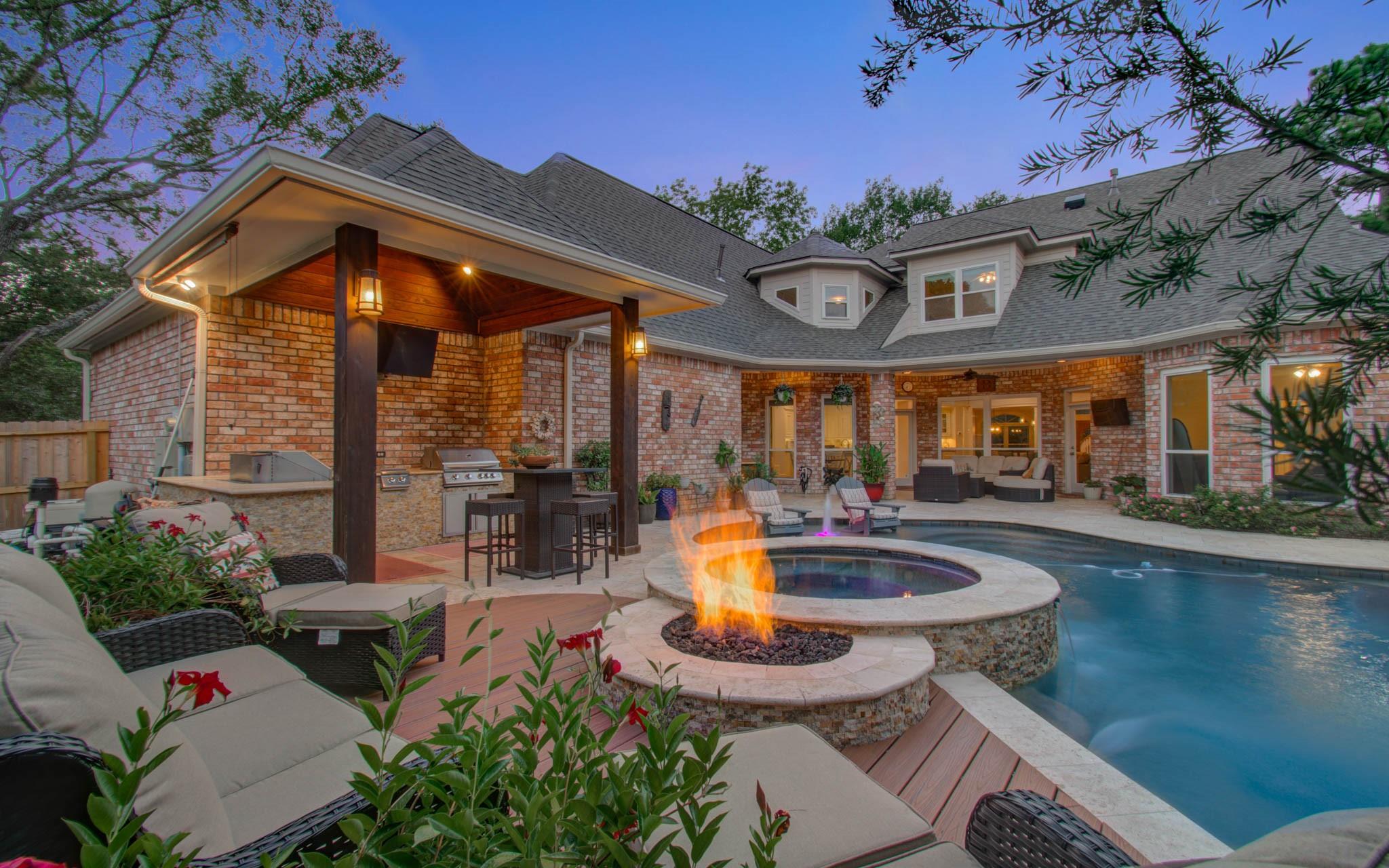 2 English Glade Court — photo