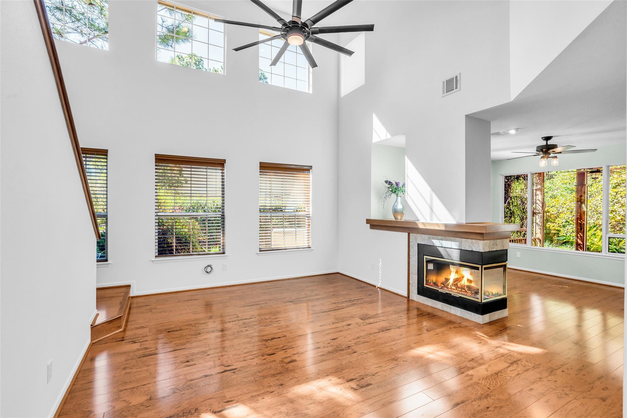 75 E Lakeridge Drive, The Woodlands, TX 77381 — photo 2