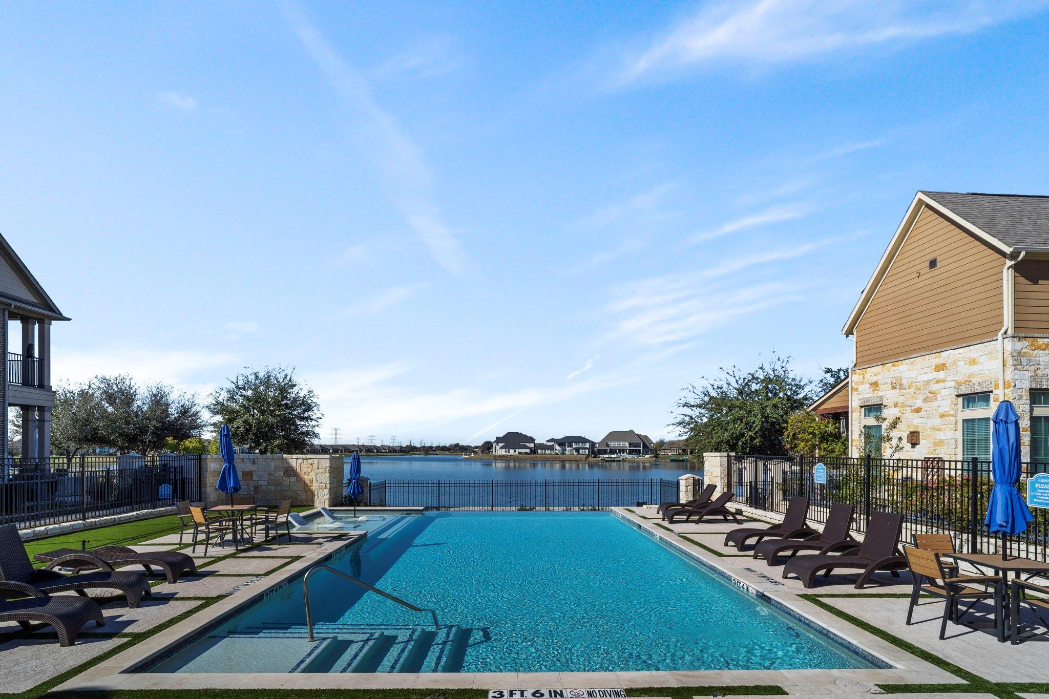 9443 Towne Lake Parkway — photo