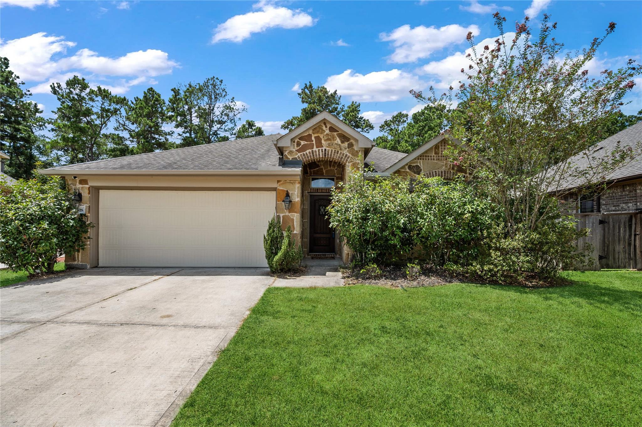 2818 Ridgecliff Court — photo