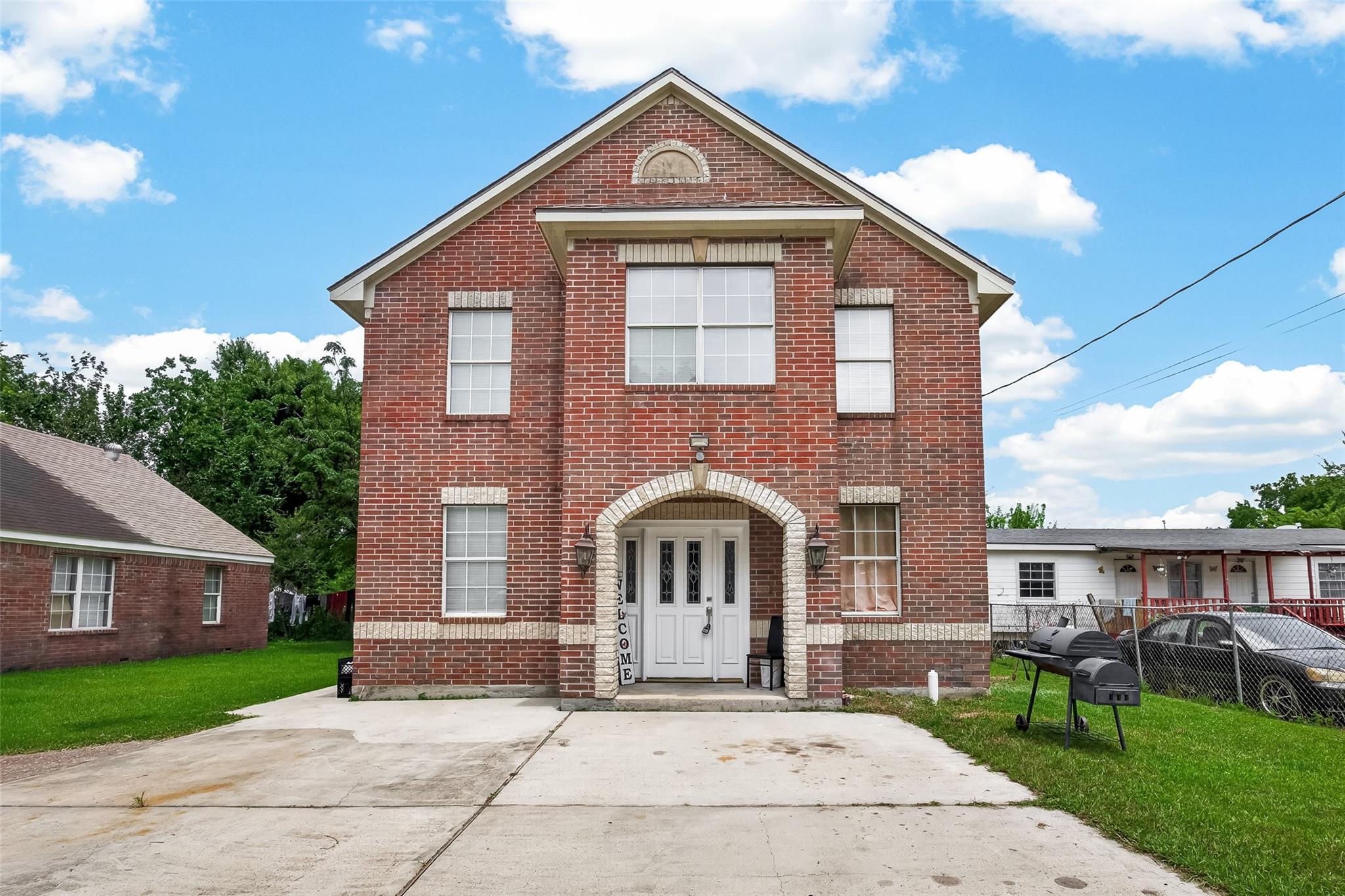 14633 Renault Street — photo