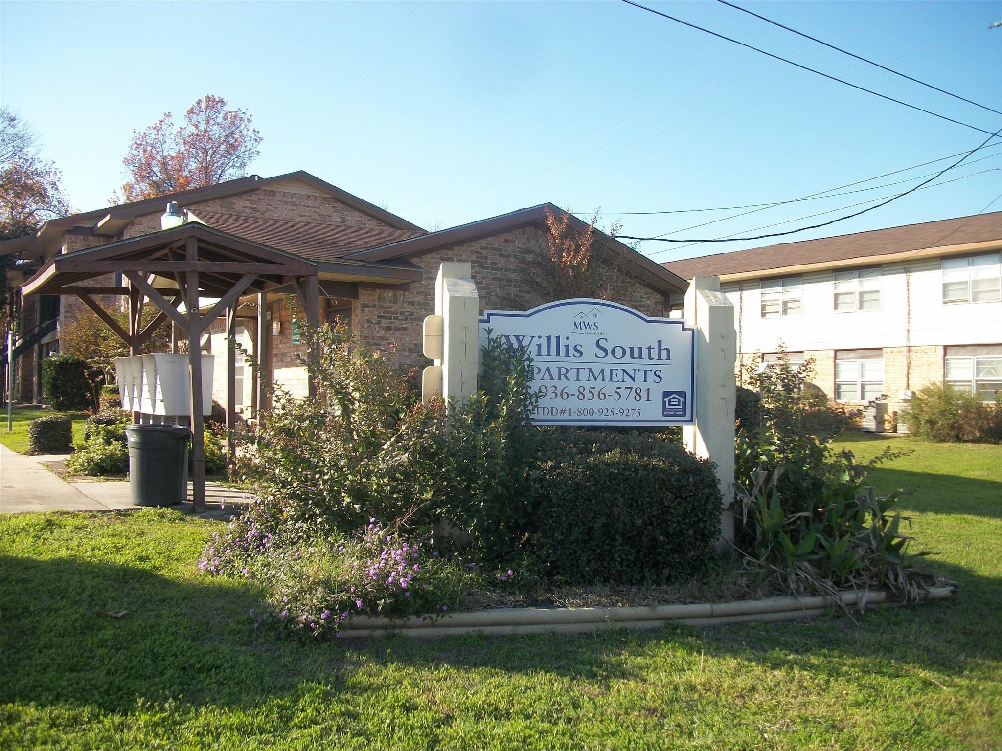 203 E Watson Dr — photo