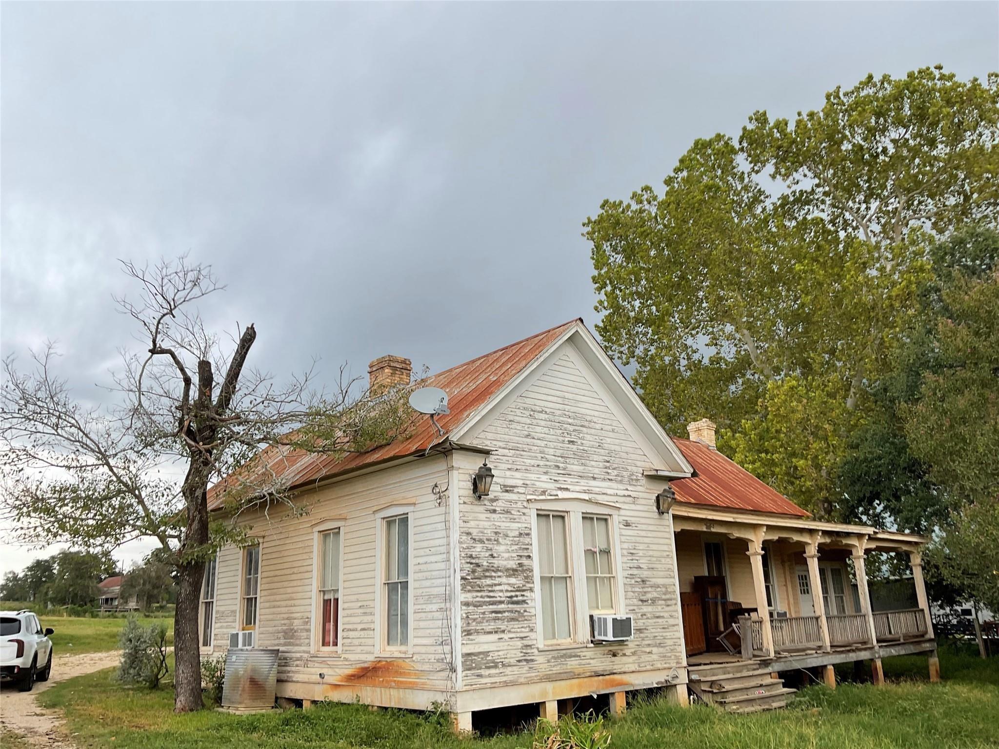 14394 US Highway 90a W — photo