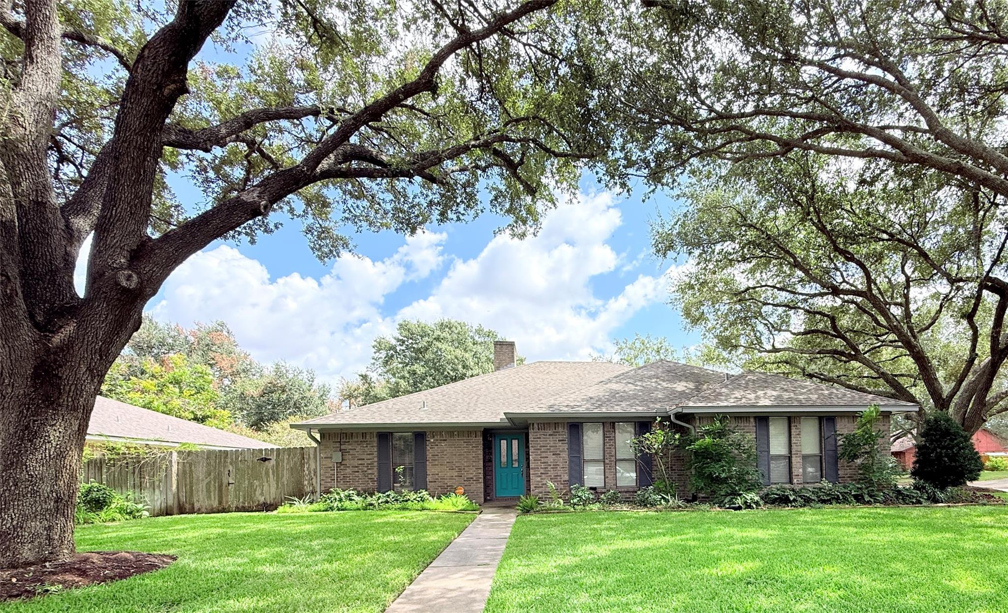 2902 Willow Creek Drive — photo