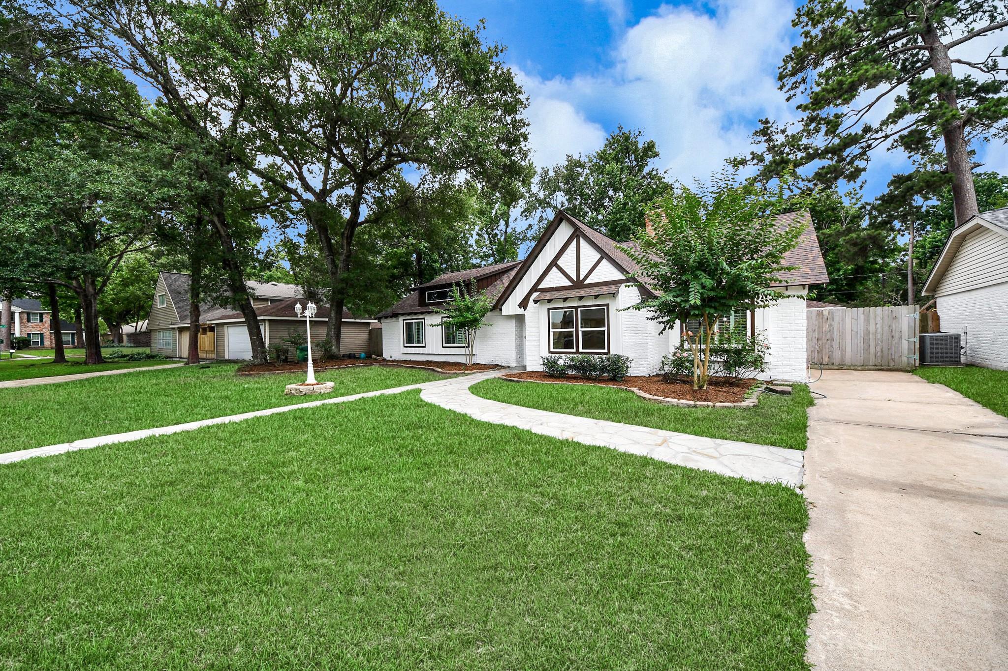 25511 Many Oak Drive — photo