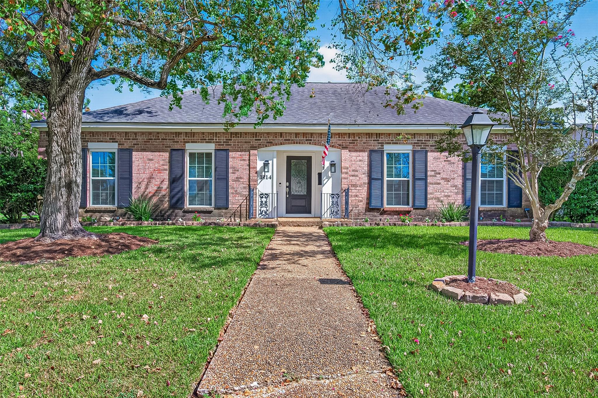 1814 Antigua Lane — photo