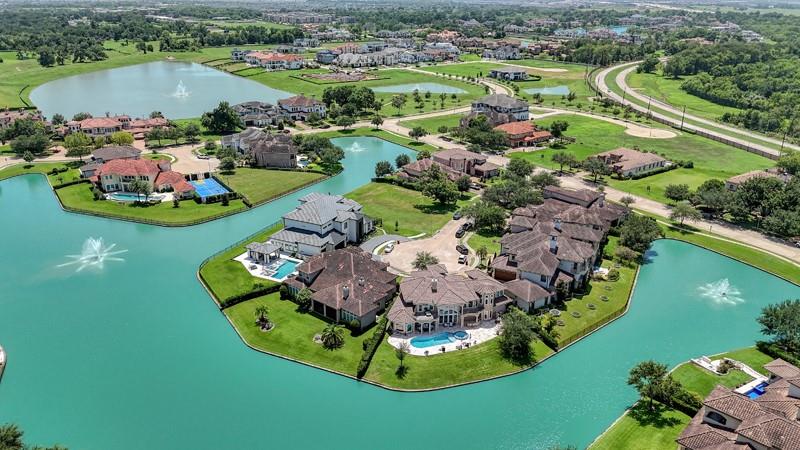 5623 Waters Landing Lane — photo