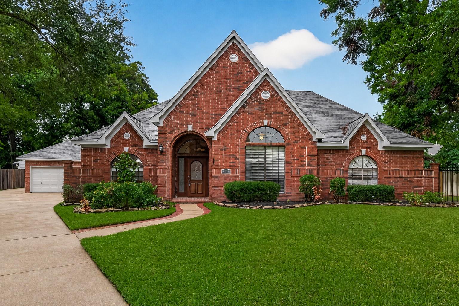 1410 Briar Green Court — photo