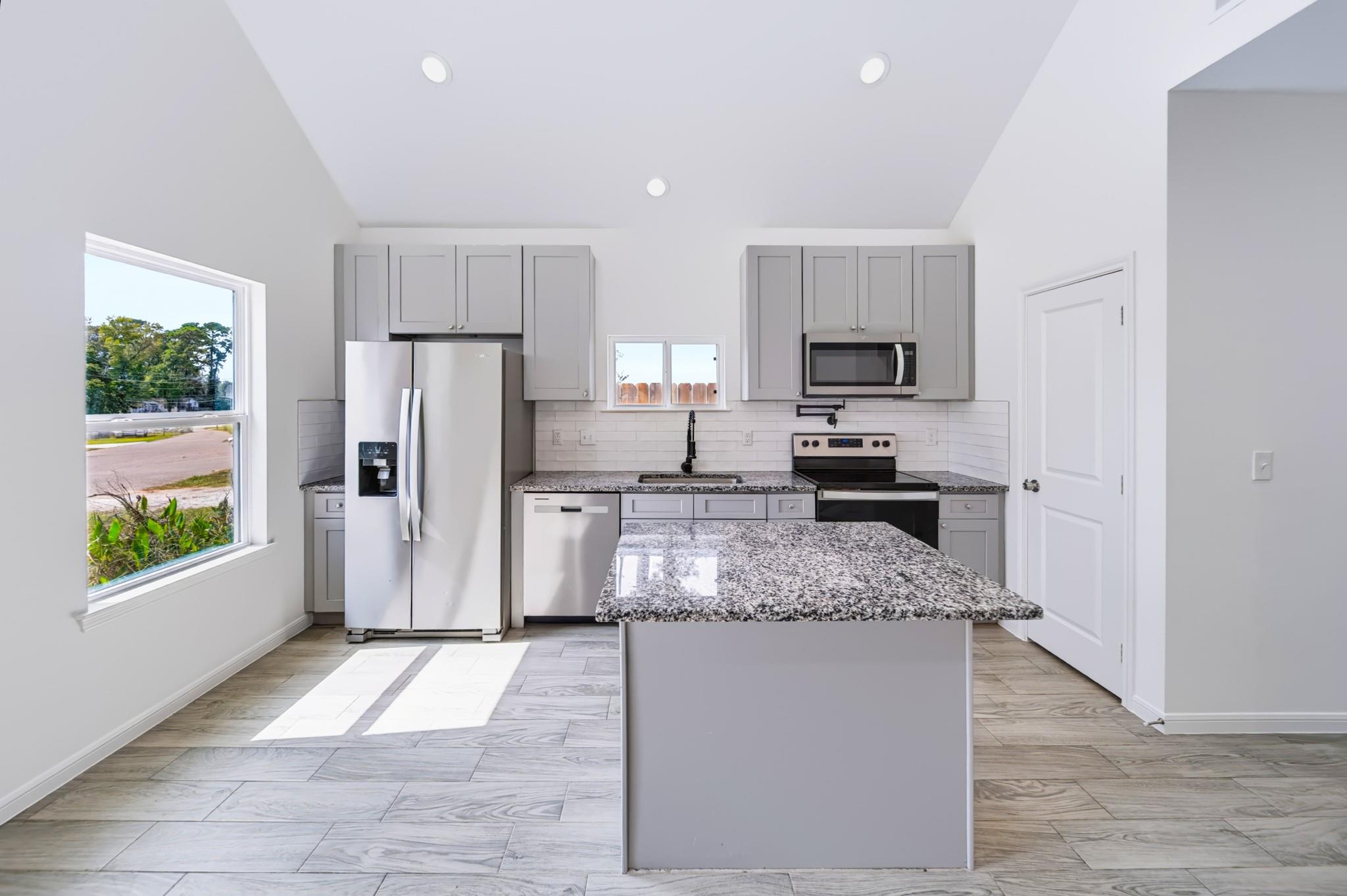 16686 E Lynbrook — photo