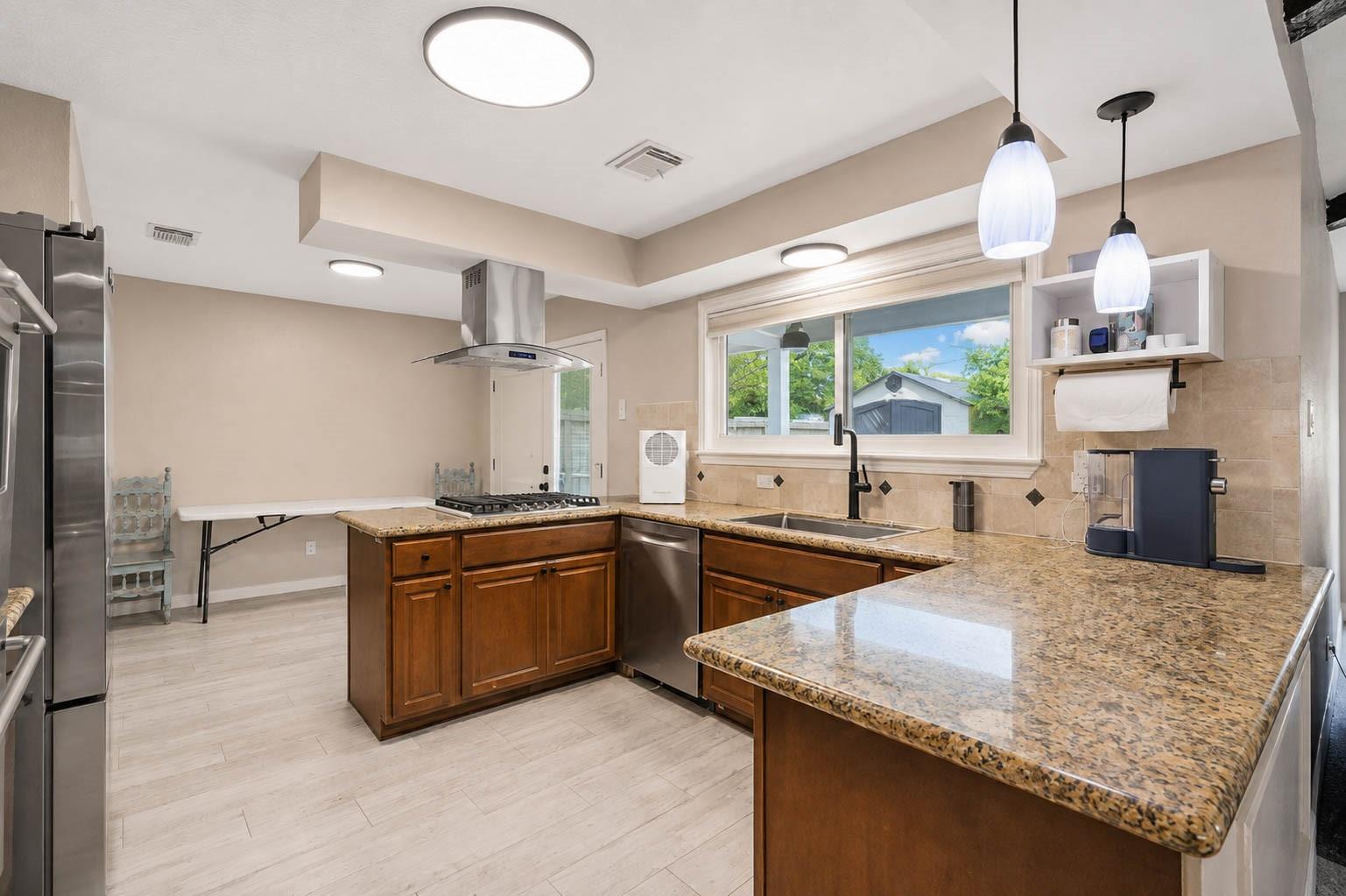 13206 Ferry Hill Ln — photo