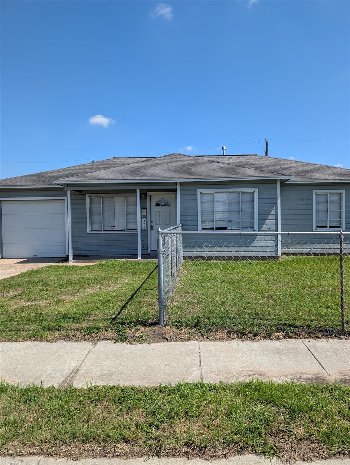 109 E Parker Road — photo