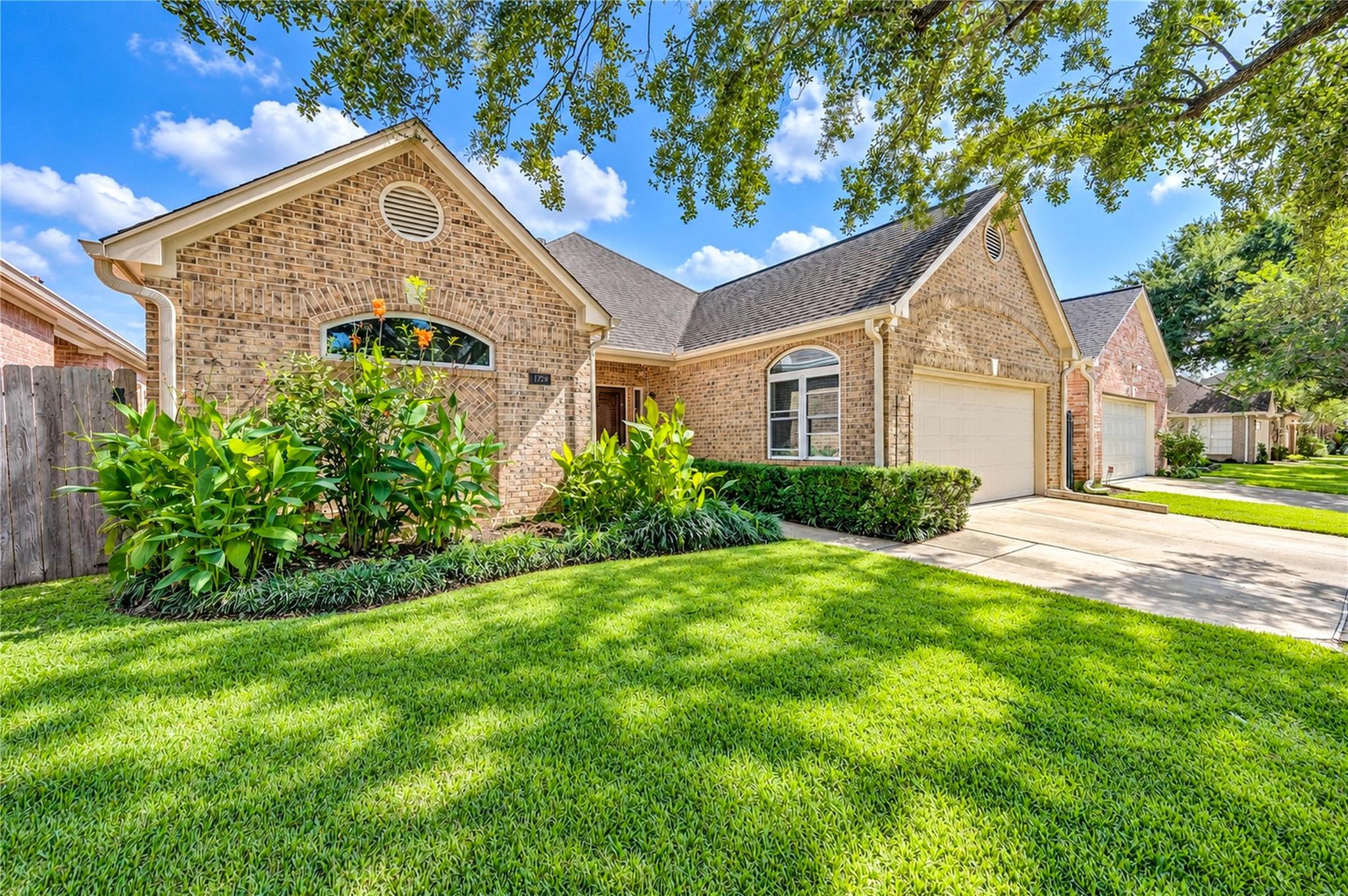 1727 Emerald Green Drive — photo