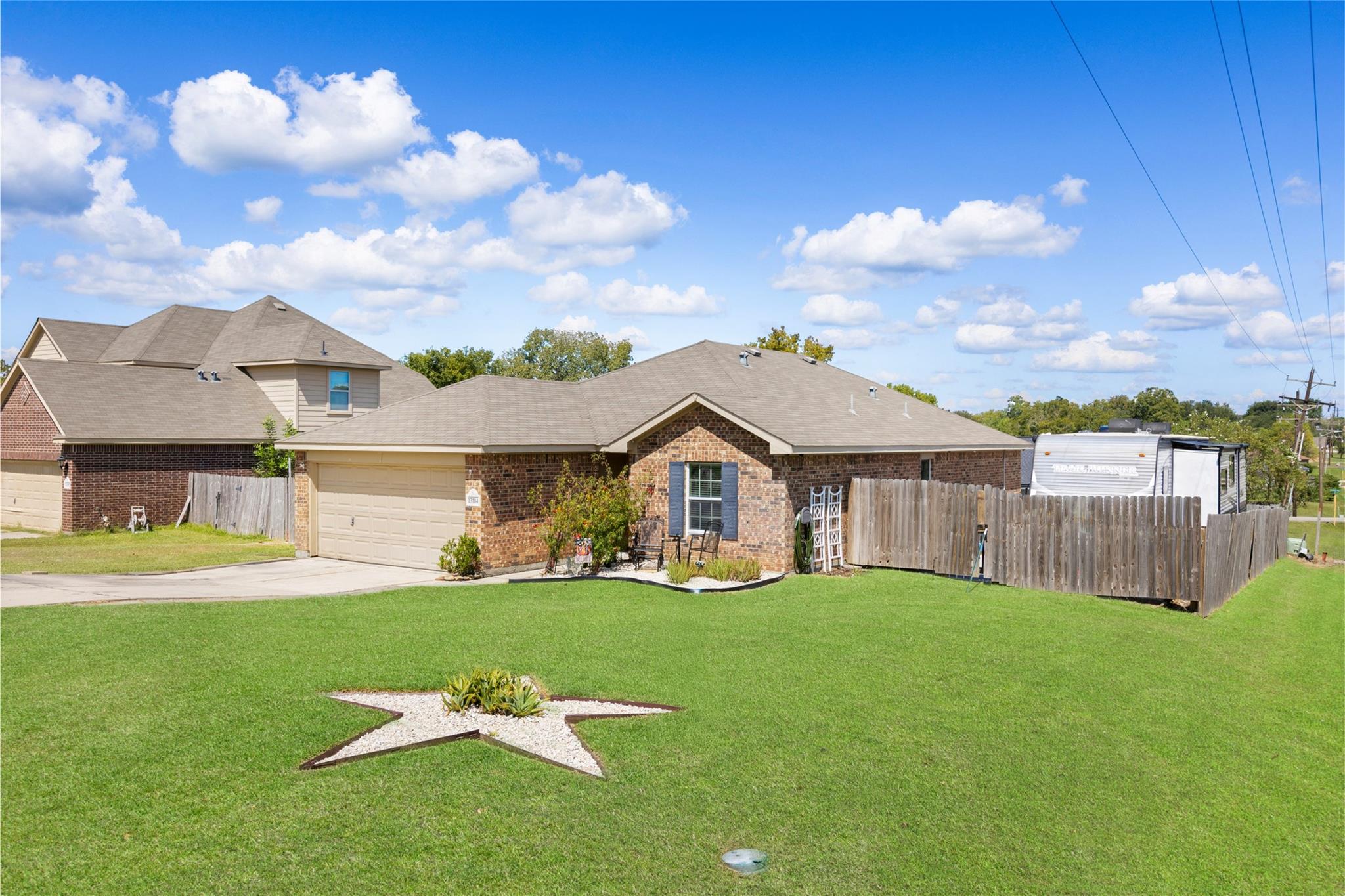 13184 Lake Breeze Lane — photo