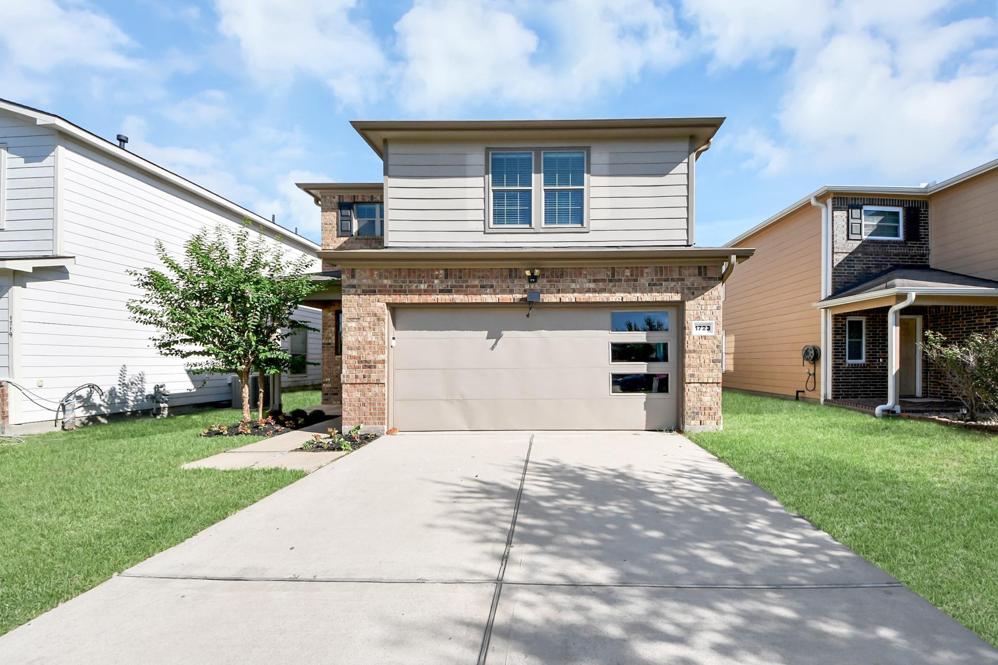 1723 Ramsay Way — photo