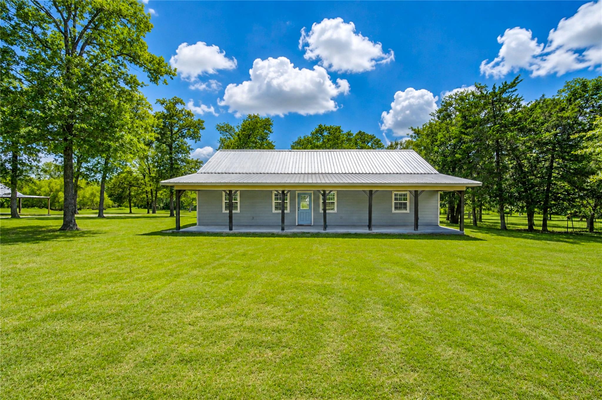 8805 Sun Oil Road — photo