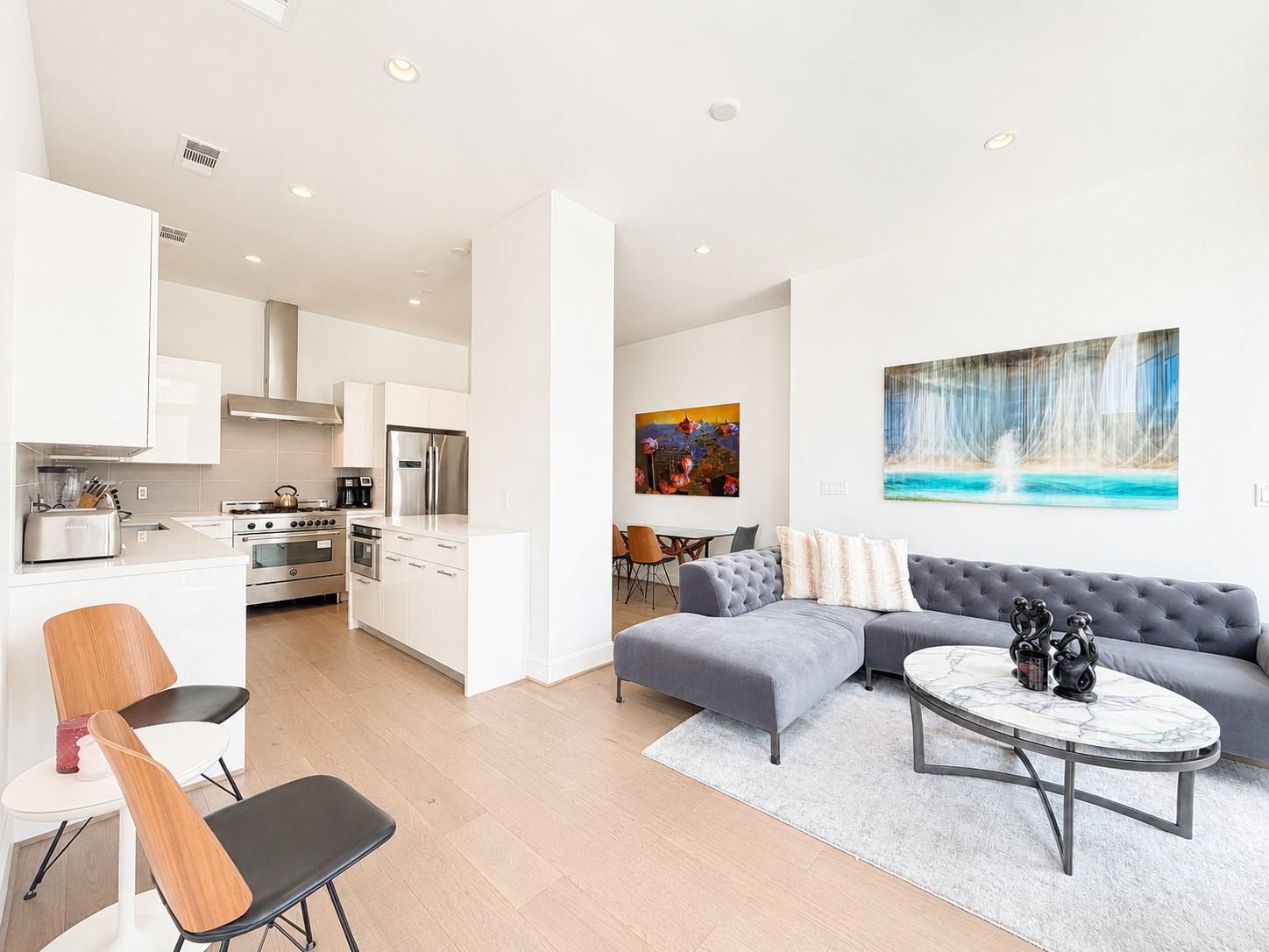 1211 Caroline Street #1608 — photo
