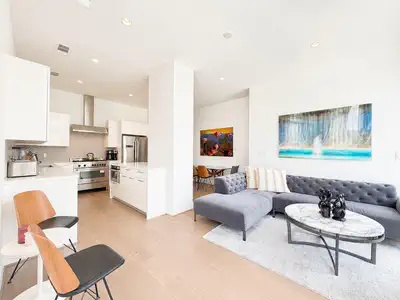 1211 Caroline Street #1608 — photo