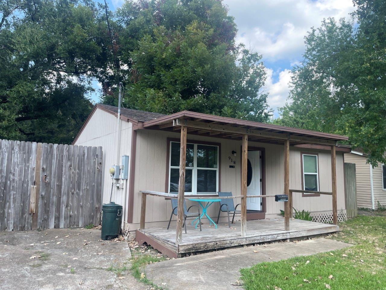 918 Maple Street — photo