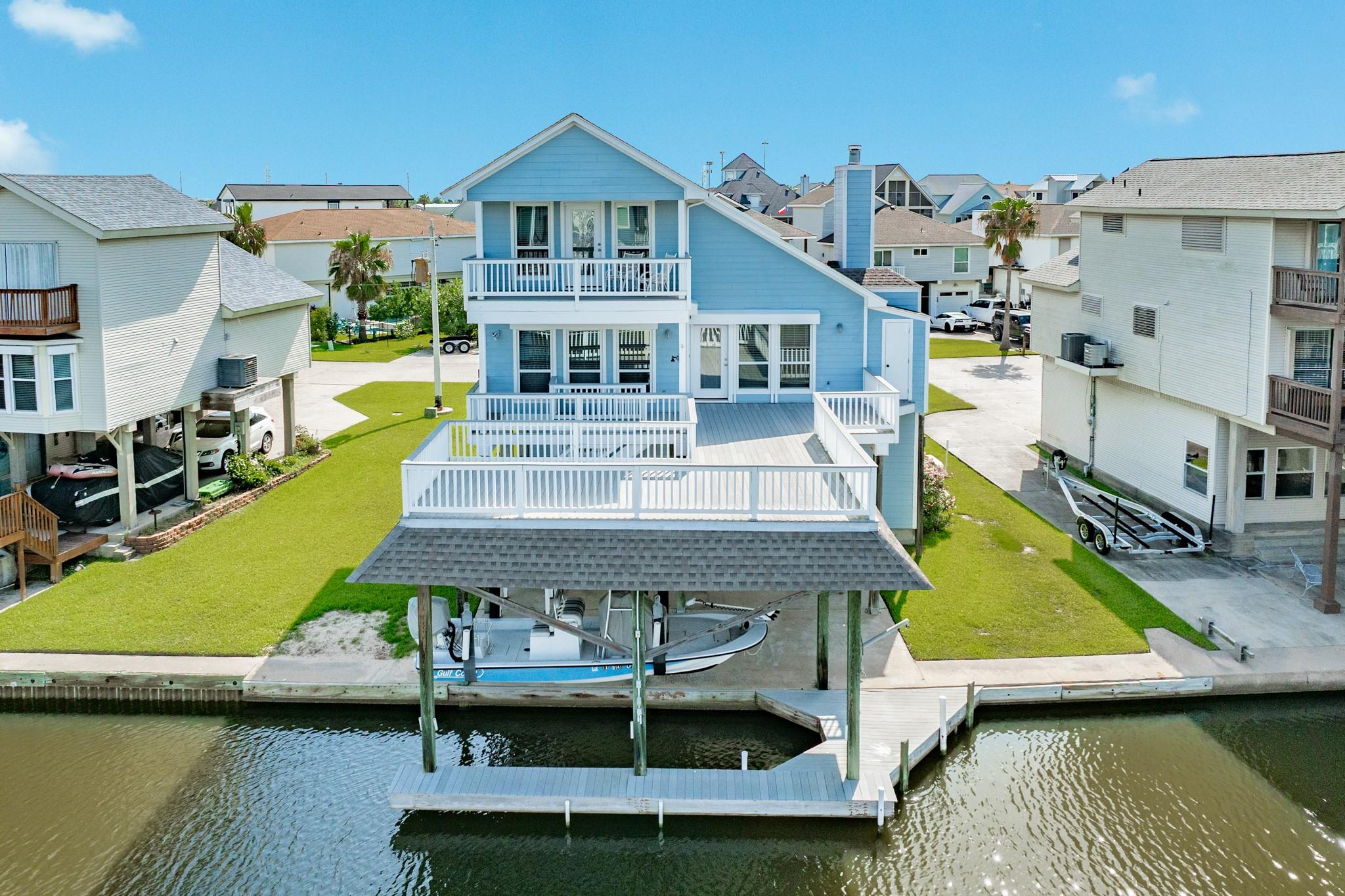 325 Admiral Circle — photo