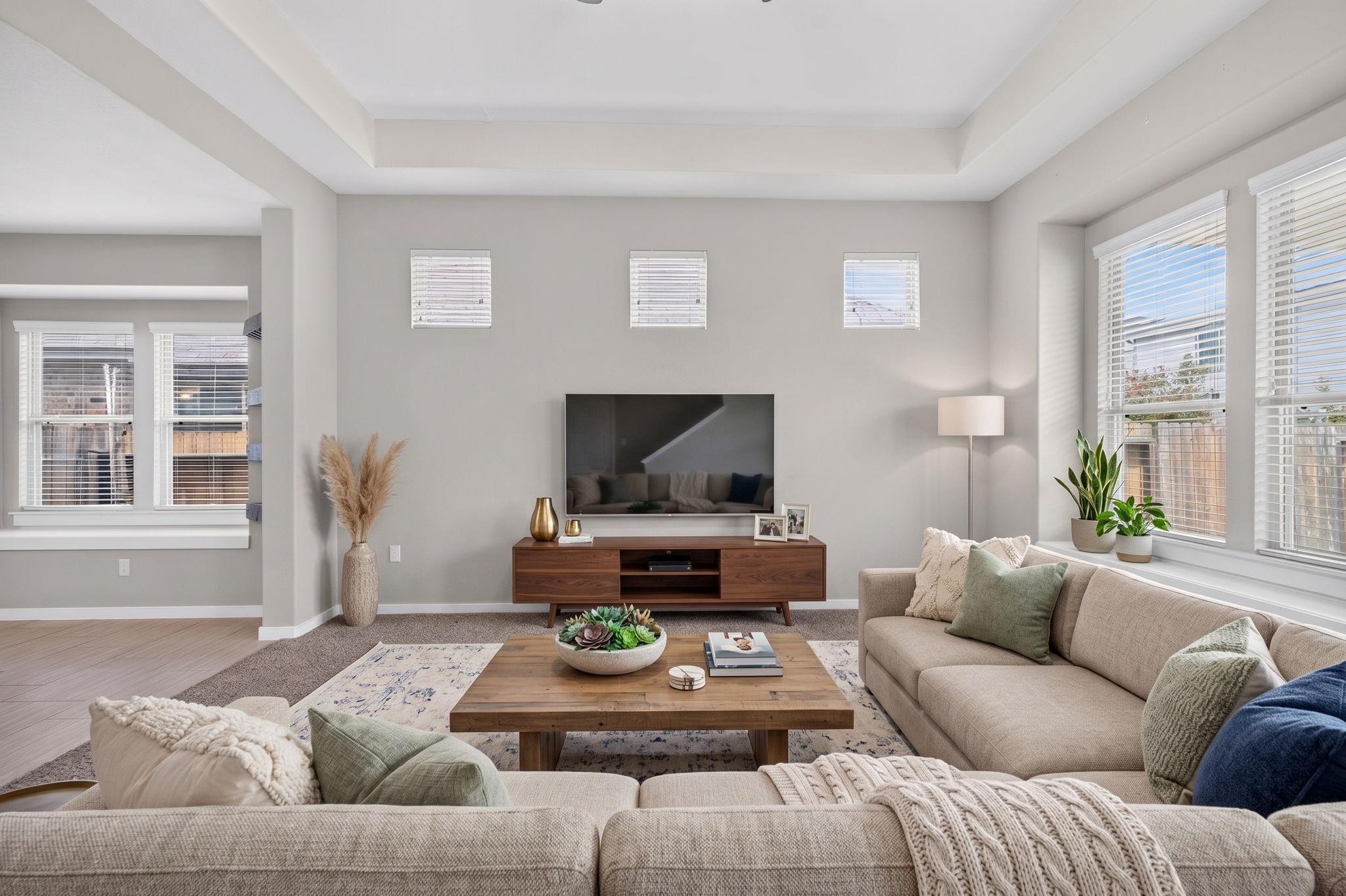 6915 Rosemont Court — photo