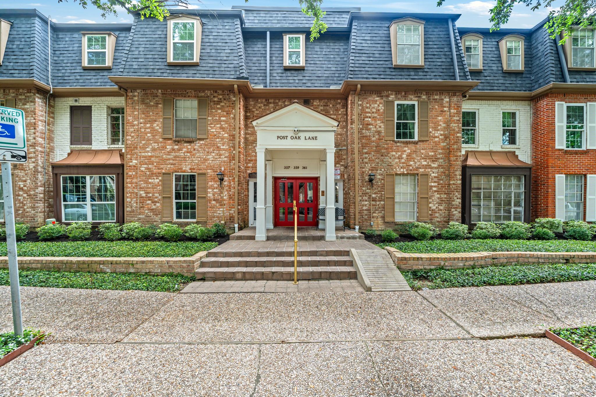 359 N Post Oak Lane #219 — photo