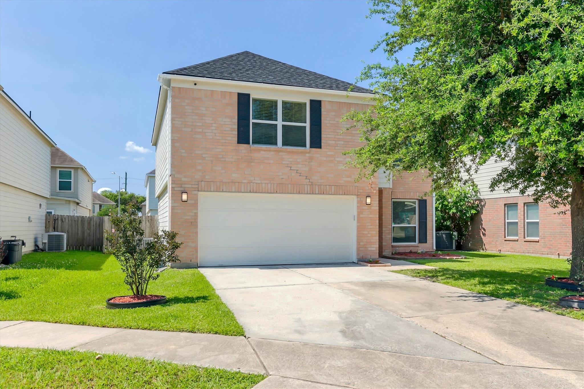 1006 Thicket Hill Court — photo