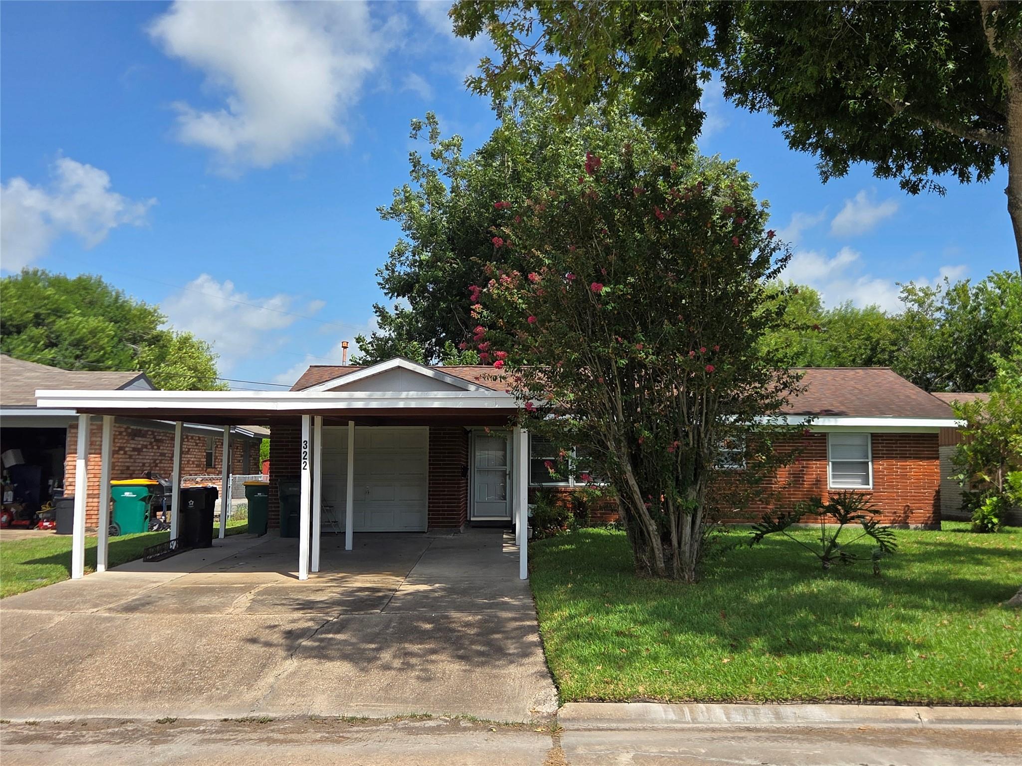 322 Elaine Street — photo