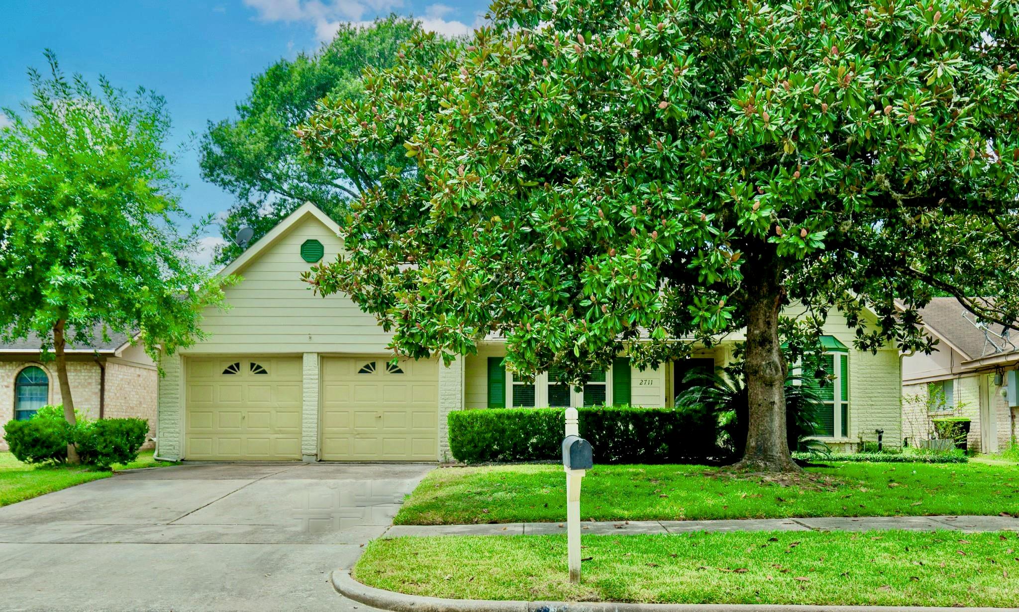 2711 Quail Valley East Drive — photo