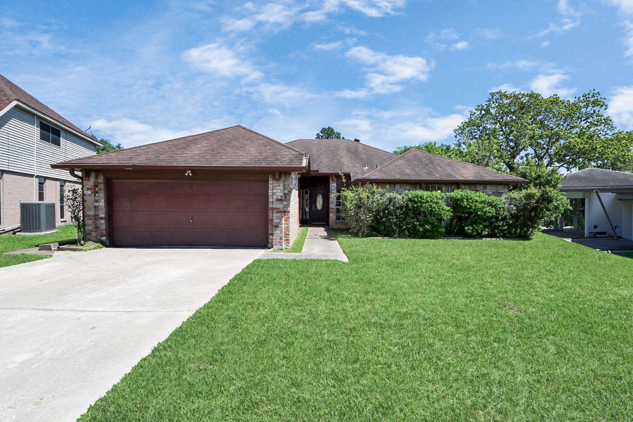 2406 Duchess Way — photo