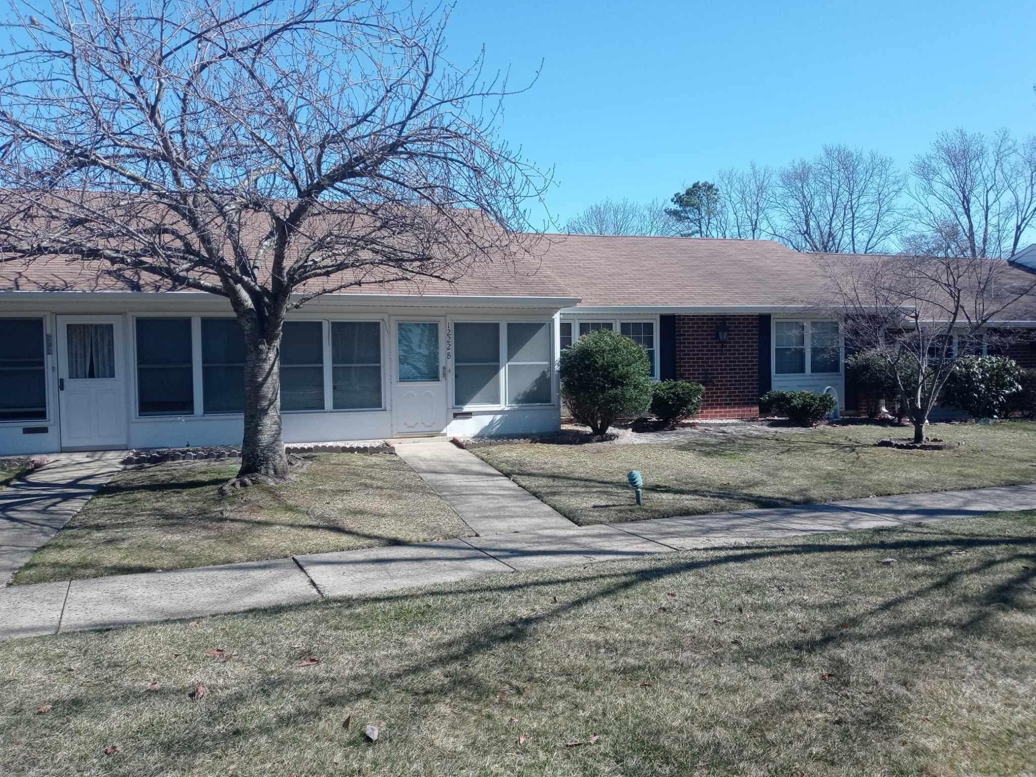 1222B Argyll Circle — photo