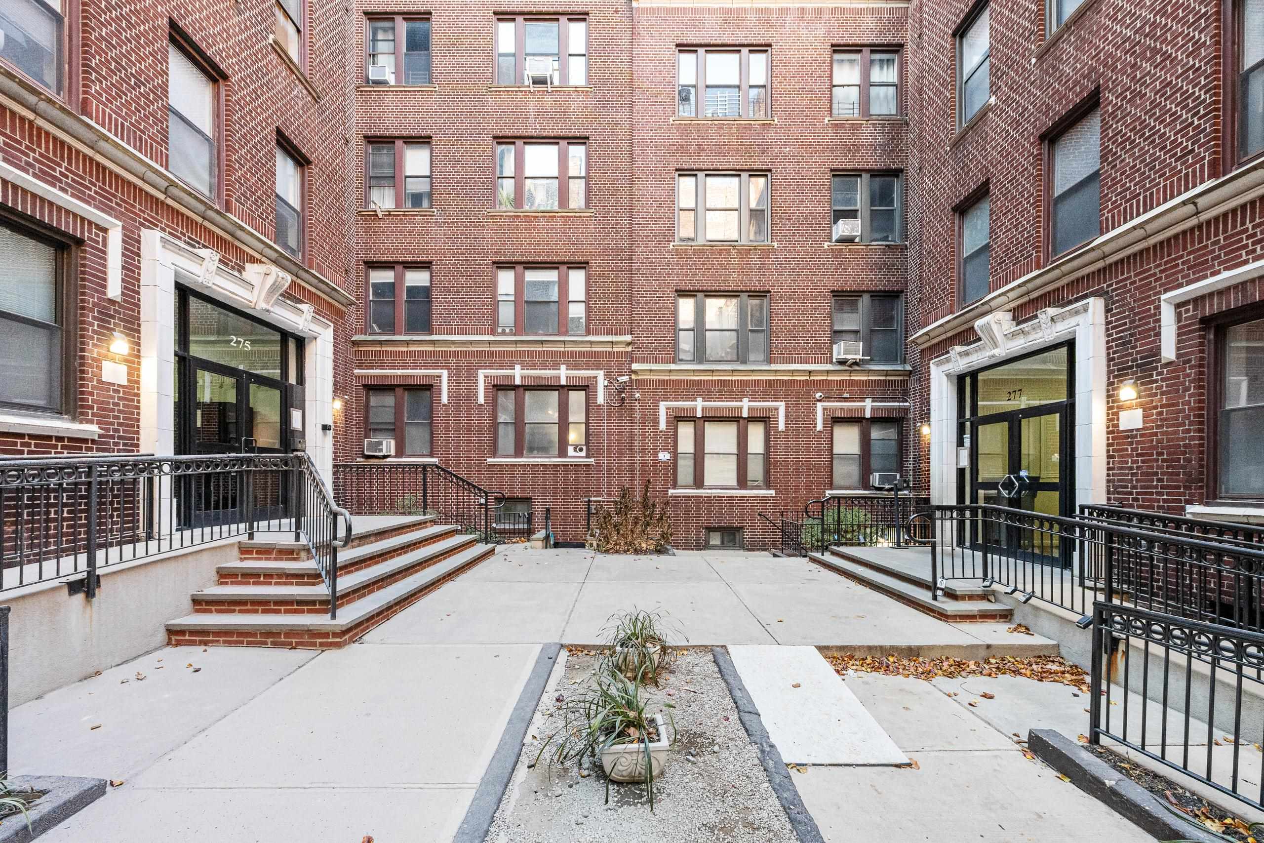 277 Harrison Ave C 8 — photo