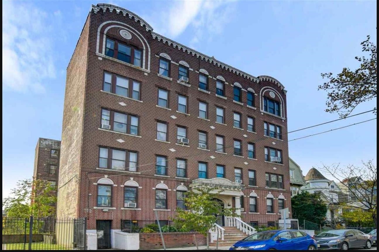 145 Harrison Ave 405 — photo