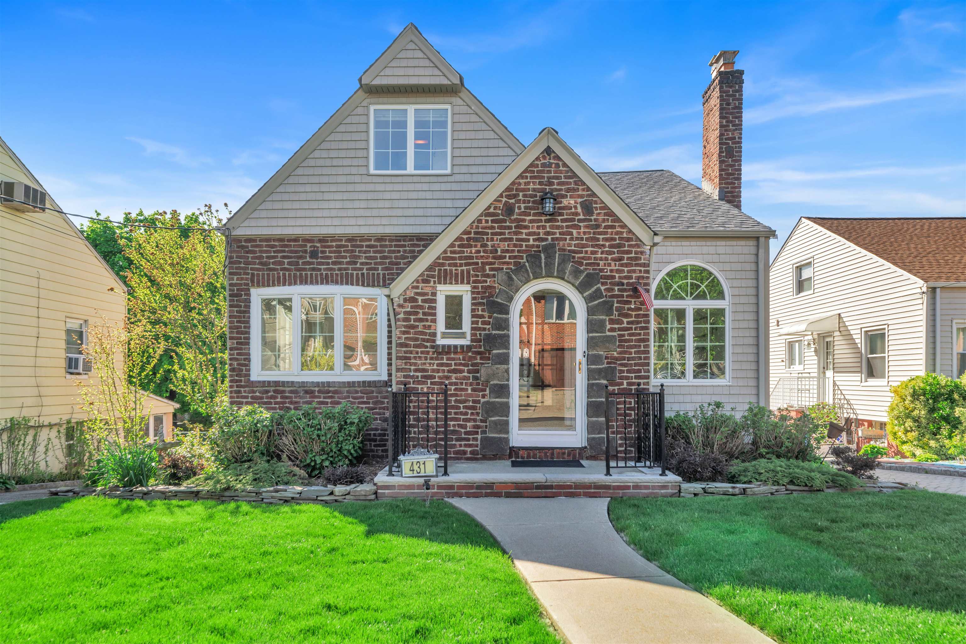 431 Van Renssalaer, Ridgefield, NJ 07657
