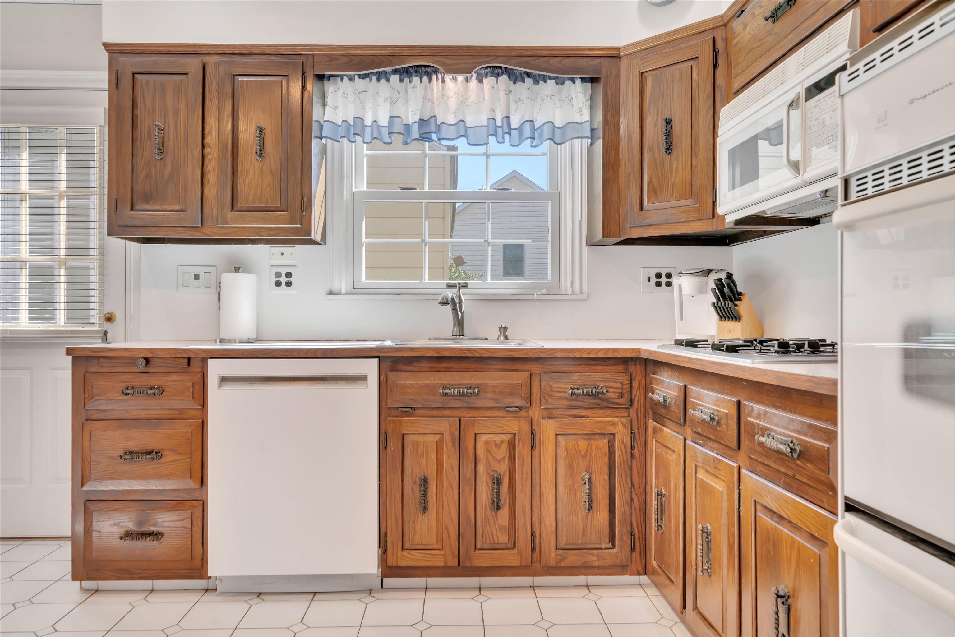 431 Van Renssalaer, Ridgefield, NJ 07657 — photo 3