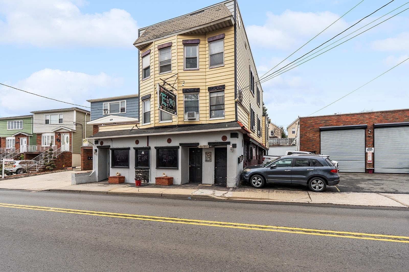631 Schuyler Ave — photo