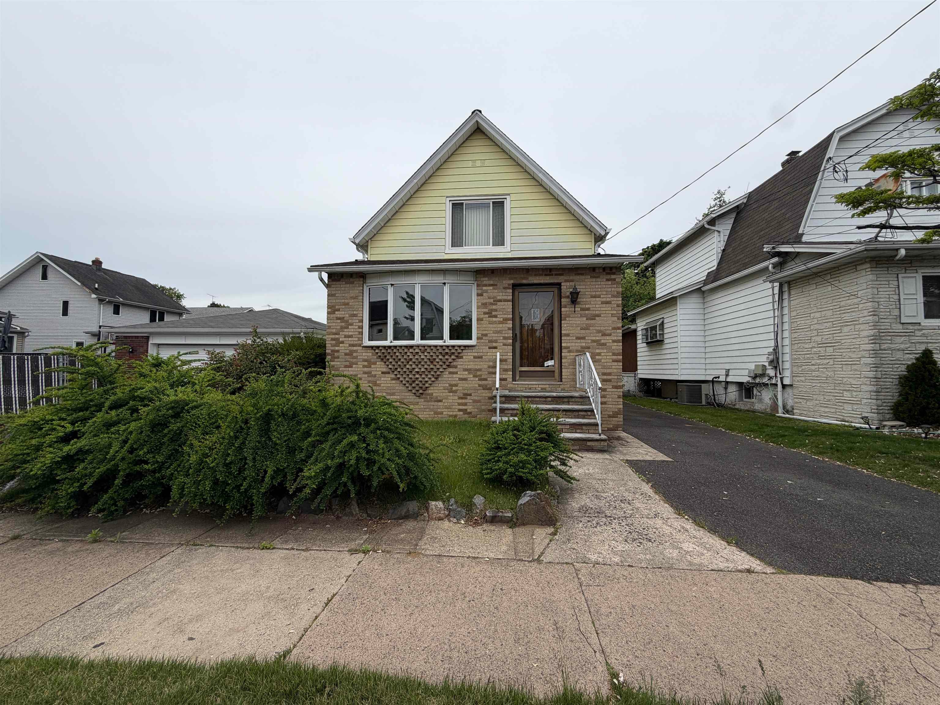 337 Willow Ave — photo