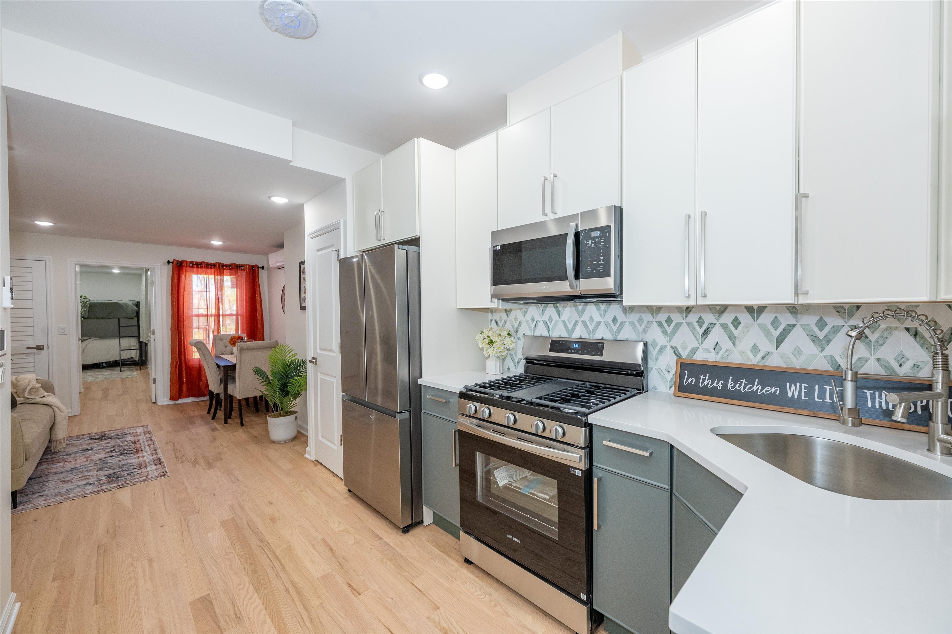 38 Zabriskie St 3R — photo