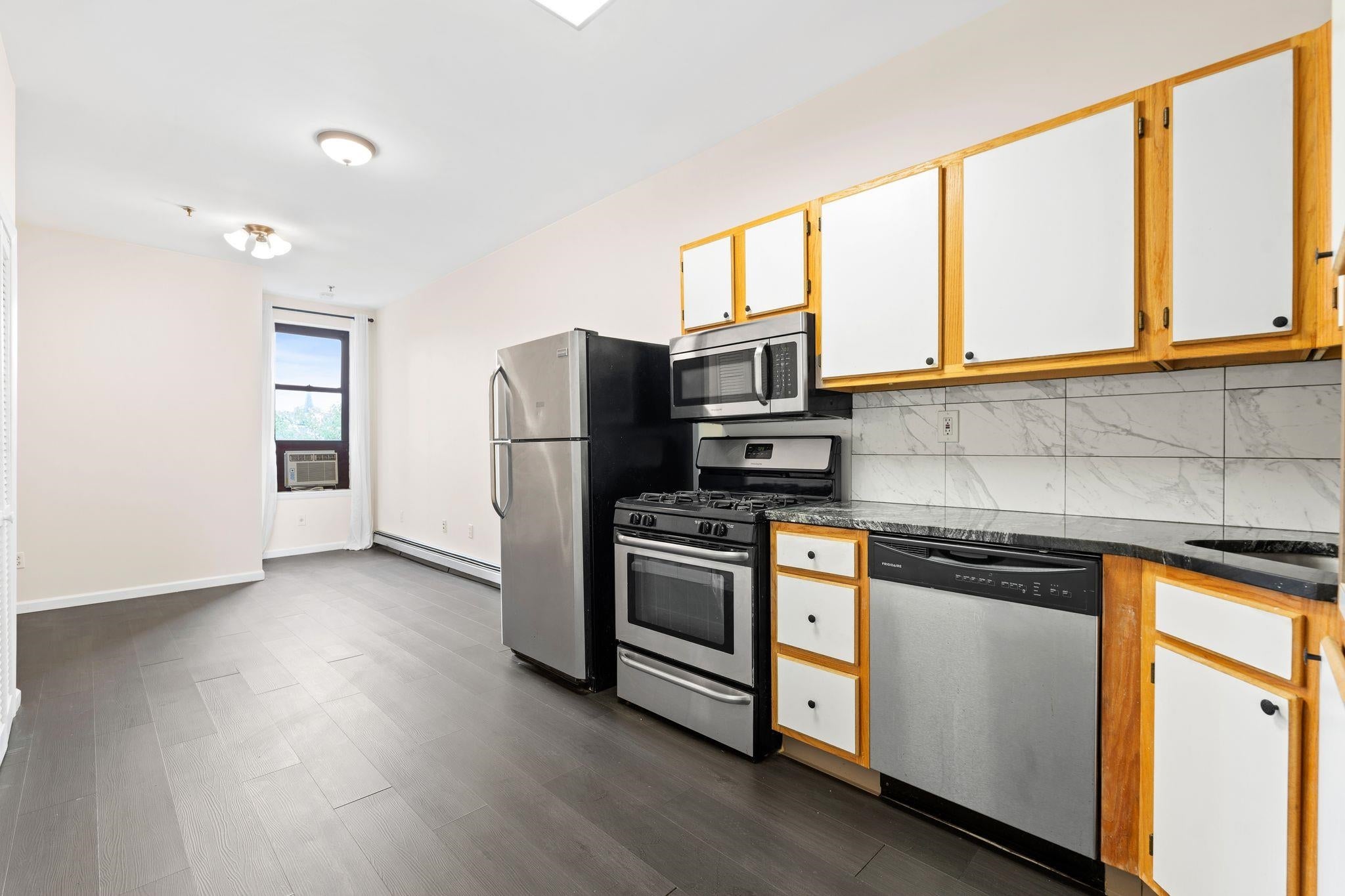 811 Park Ave 8 — photo