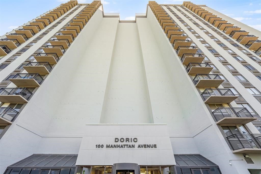100 Manhattan Ave 1211 — photo