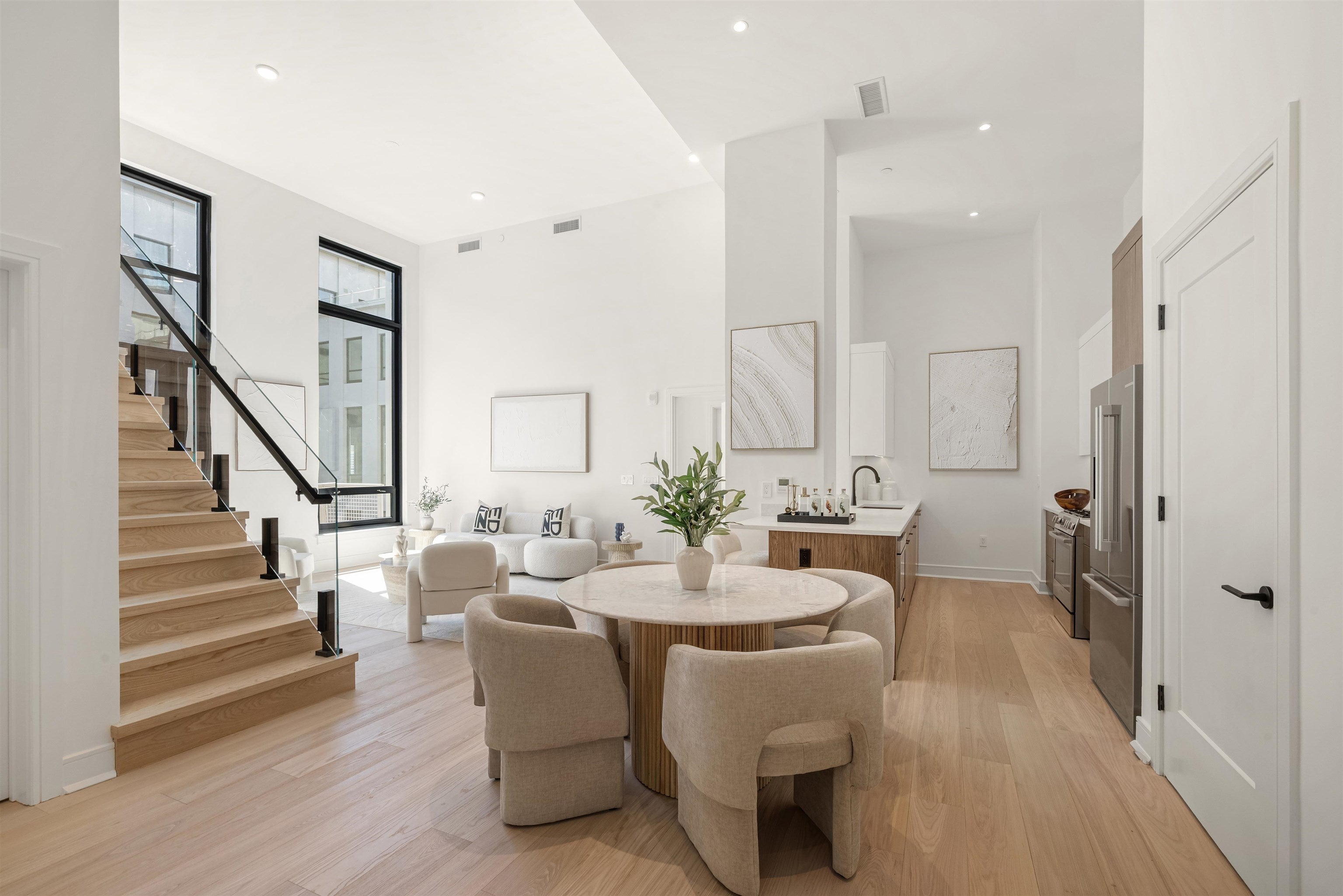 38 Jackson St 715 — photo